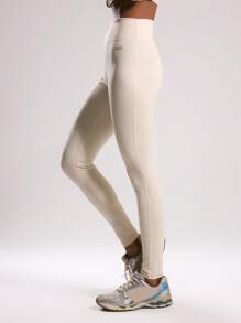 Musera Sport 高腰缝线细节修身Logo拼接运动紧身裤，适合板式网球、网球、匹克球、健身房、秋季瑜伽、普拉提、日常休闲穿着。