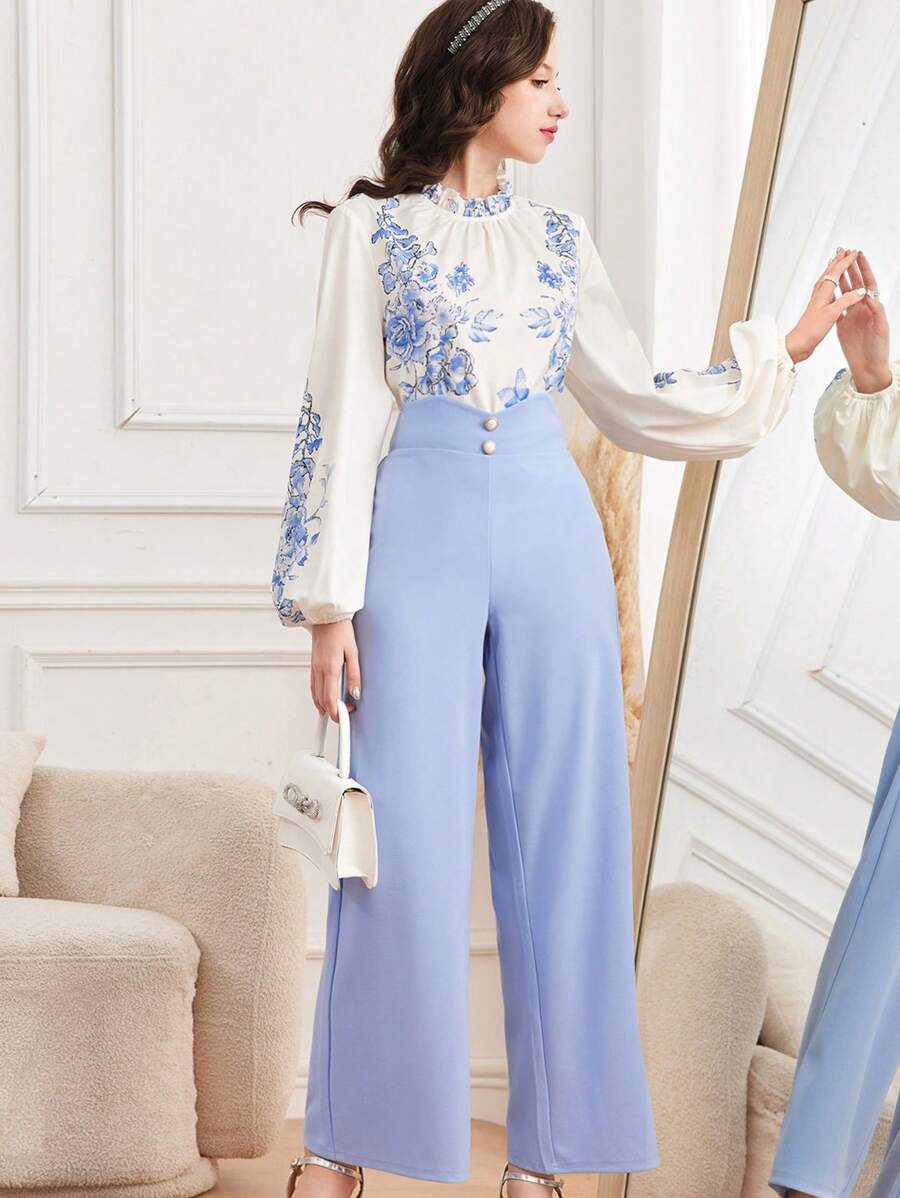 SHEIN 2 件装少女女孩蓝白花卉印花荷叶边袖衬衫和仿珍珠纽扣长裤套装 - 藍白色 - 查看 1