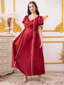 SHEIN 少女长款 Abaya 连衣裙，栗色长款斋月长袍，适合伊斯兰圣月仪式，优雅的 V 领短袖连衣裙，带有金色刺绣花卉饰边，适合家庭聚会和重要场合 - 彩色 - 查看 5