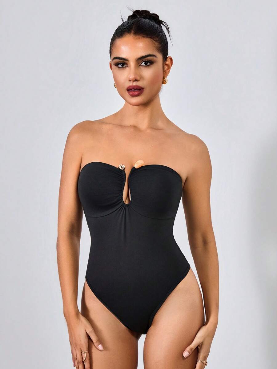 Chiquease Fashionable Sexy Asymmetric Buckle Bodysuit