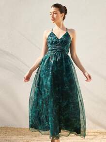 Aveloria Rosie Vestido largo de tirantes con diseño de cintura fruncida en organza estampada