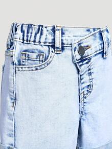 Nuevos shorts vaqueros de verano para niñas con bordado de mariposa, desgastado en la cintura y bolsillos, color azul claro