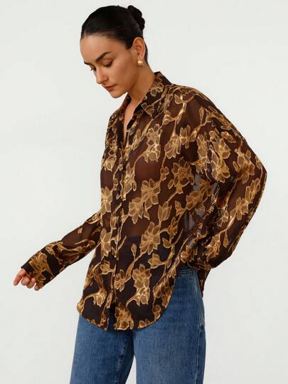 Aveloria Modichic 金属金色焦糖图案印花奢华优雅百搭通勤长袖衬衫