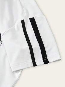 SHEIN Conjunto de 2 piezas de niña preadolescente con blusa de manga corta con cuello en V y estampado a cuadros, y falda con pliegues