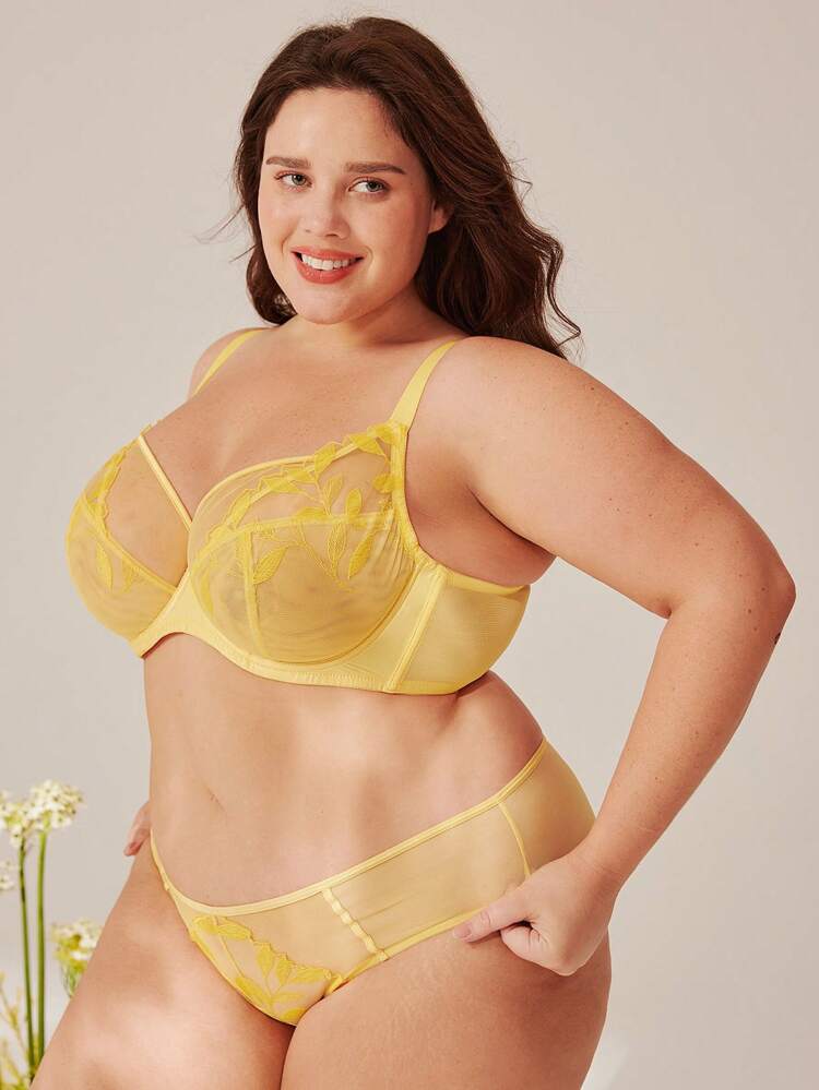 Plus Lace Detail Mid-Rise Briefs