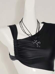 SHEIN ICON Conjunto de dos piezas de mujer para primavera y verano, compuesto por una falda mini con pliegues y aberturas, y una blusa de cuello asimétrico y escote con recortes, en piel sintética (PU) negra