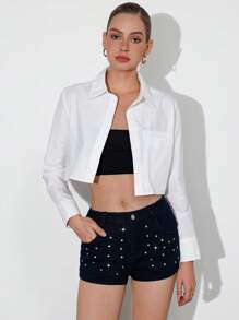 Aveloria Affinna Pantalones cortos asimétricos ultra cortos decorados con remaches de plata de estilo chic callejero romántico punk del milenio