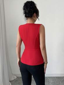 Elenzga 女式简约 V 领无袖衬衫，配有交叉金属纽扣和褶皱喇叭下摆，优雅休闲，适合工作或度假，春夏