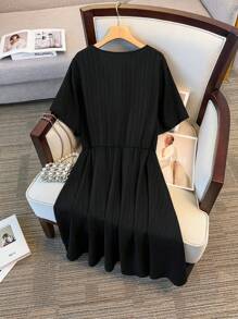 SHEIN Clasi Plus Size V-Neck Embroidered Textured Casual Dress, Minimalist & Fashionable For Everyday Wear - Black - View 2