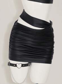 SHEIN ICON Conjunto de dos piezas de mujer para primavera y verano, compuesto por una falda mini con pliegues y aberturas, y una blusa de cuello asimétrico y escote con recortes, en piel sintética (PU) negra