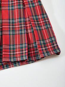 SHEIN Conjunto de 2 piezas de niña preadolescente con blusa de manga corta con cuello en V y estampado a cuadros, y falda con pliegues