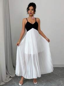 Chiquease Novo vestido plissado com decote em V e alças finas, costas abertas, preto e branco, estilo férias, primavera/verão - Preto e Branco - Ver 5