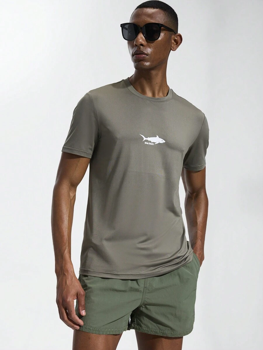 Manfinity Homme Camiseta de manga corta de surf con estampado simple de tiburón para hombre