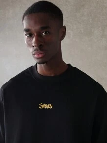 SUMWON Camiseta holgada de uso urbano con diseño de logotipo curvado impreso, mezcla de algodón premium, cuello redondo, uso casual atlético, declaración de moda estilo urbano