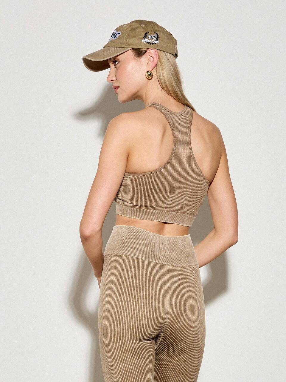 AiiRZ Athletic High Neck Ribbed Racerback Sports Bra Performance Workout Yoga Fitness Training Tank Top Bra With Fabric Gym Exercise Active Wear