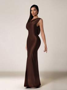 Zolique Women Elegant Plunging Neck Backless Dress - Brown - View 3
