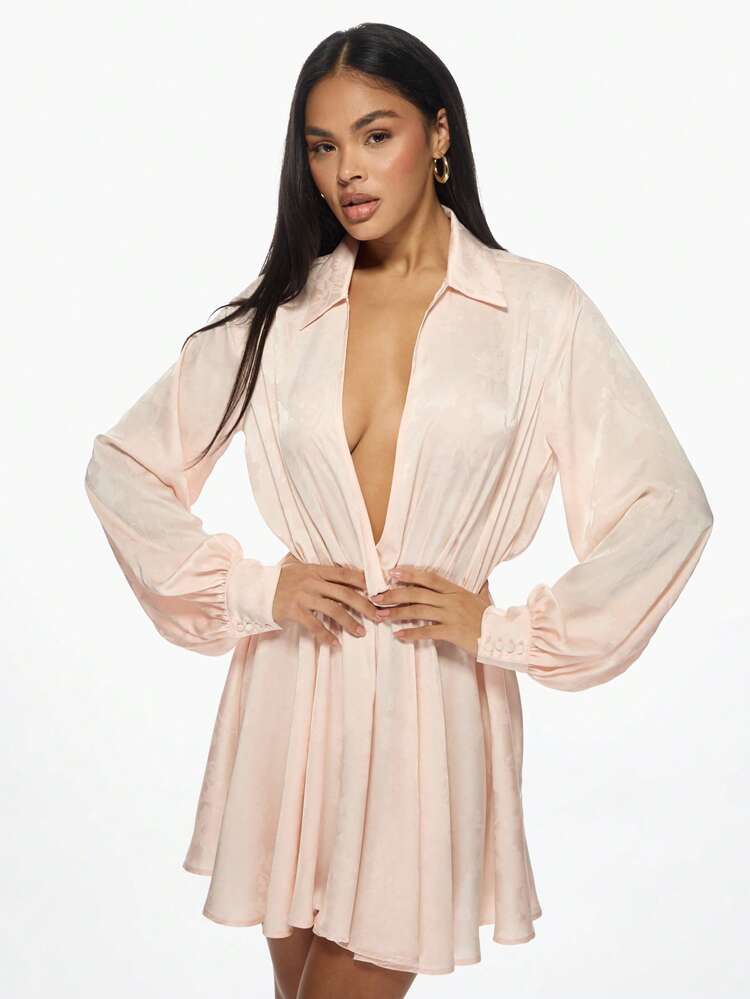 MISSGUIDED Robe mini en satin à encolure plongeante et manches longues, robe de soirée, de mariage ou d'occasion spéciale avec détail de bouton aux poignets