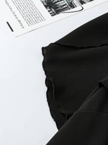 SHEIN LUNE 大码休闲纯色荷叶边下摆衬衫 - 黑色 - 查看 3