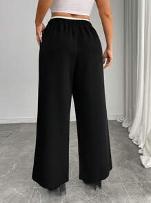 SHEIN Unity Pantalones rectos holgados con bolsillo, lazo en la cintura y bloqueo de color de satén blanco para uso casual y de oficina, talla grande, primavera/verano - Blanco y Negro - Ver 2
