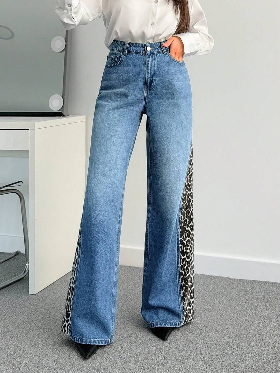 RueChic HIGH WAIST LEOPARD SIDE DETAILED WIDE LEG JEAN - Medium Wash - View 1