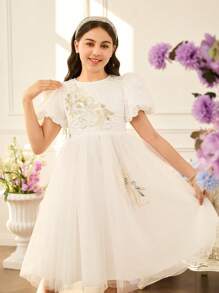 SHEIN Glamorique Kids 少女时尚提花网眼泡泡袖连衣裙，适合日常穿着、派对和聚会，展现纯真、高贵的优雅 - 白色 - 查看 3