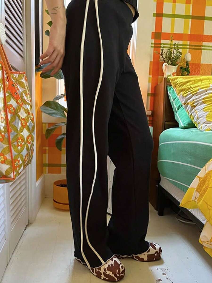 Women's Casual Sweatpants, Minimalist And Fashionable For Everyday Wear - Black and White - View 1