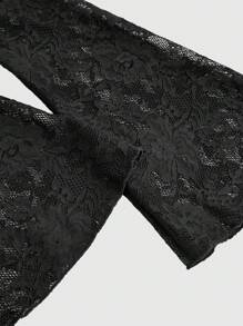 ROMWE Goth Blusa sexy y transparente con mangas acampanadas y volantes de encaje vintage para mujeres