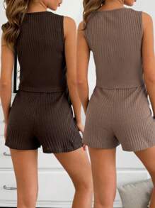 RueChic 2 件女式纽扣细节无袖上衣和 2 件下装休闲套装