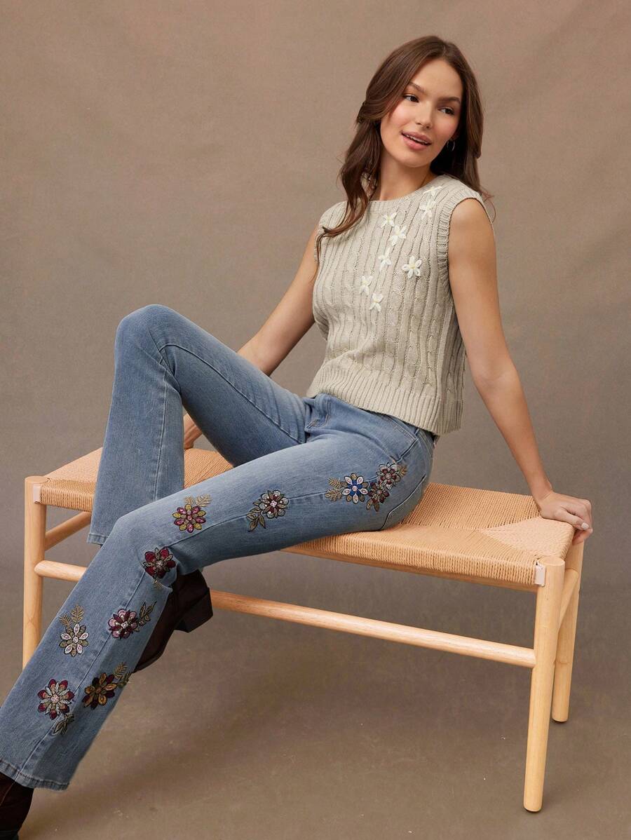 WESTFADE Cable Knit Crew Neck Sleeveless Embroidered Daisy Flower Sweater Vest Western Wear Women