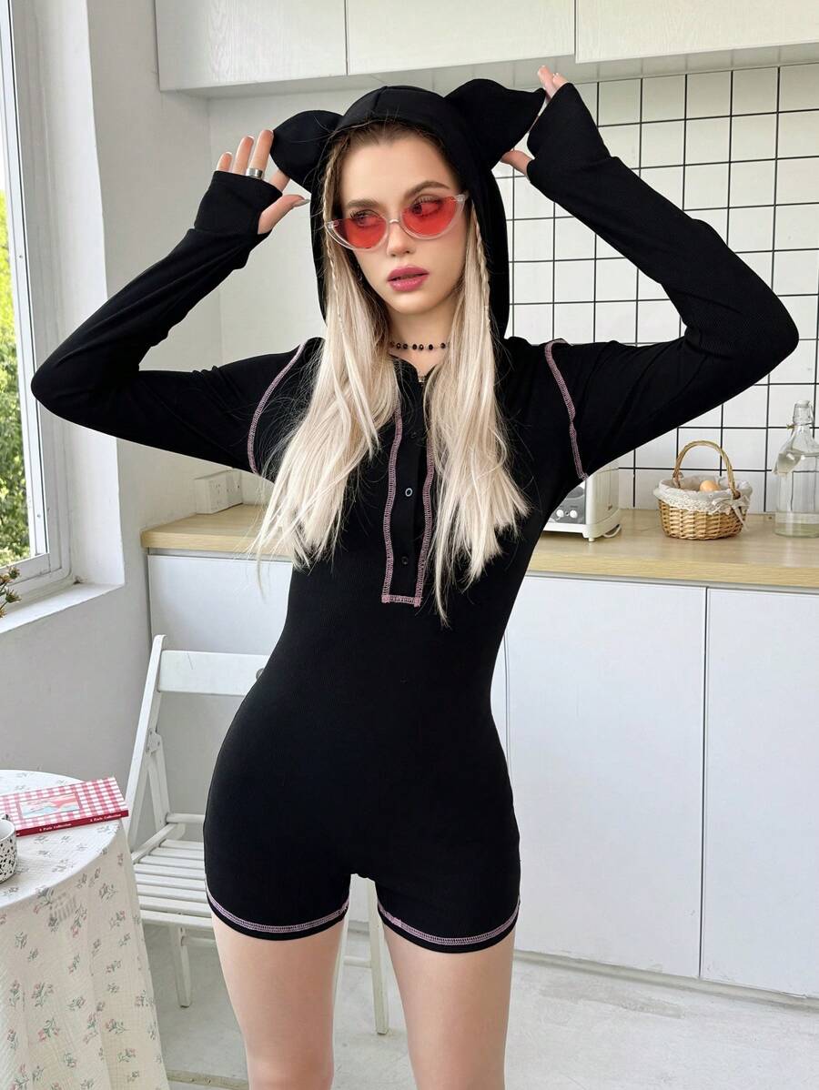 SHEIN Bộ đồ liền thân dệt kim màu tương phản có mũ trùm đầu phía trước hở tai thoải mái cho bé gái tuổi mới lớn - màu đen - Xem 1