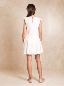 SUMWON 夏季英式刺绣泡泡下摆连衣裙，肩部饰有蝴蝶结，适合特殊场合女孩派对节日复活节太阳裙 - 白色 - 查看 2