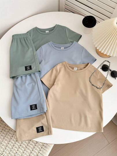 兒童夏季服飾 幼男童舒適休閒風 金屬項鍊配件圓領短袖T恤上衣 織標裝飾短褲 2件組 超高CP值多件裝 適合戶外玩樂、街拍、派對、居家休閒