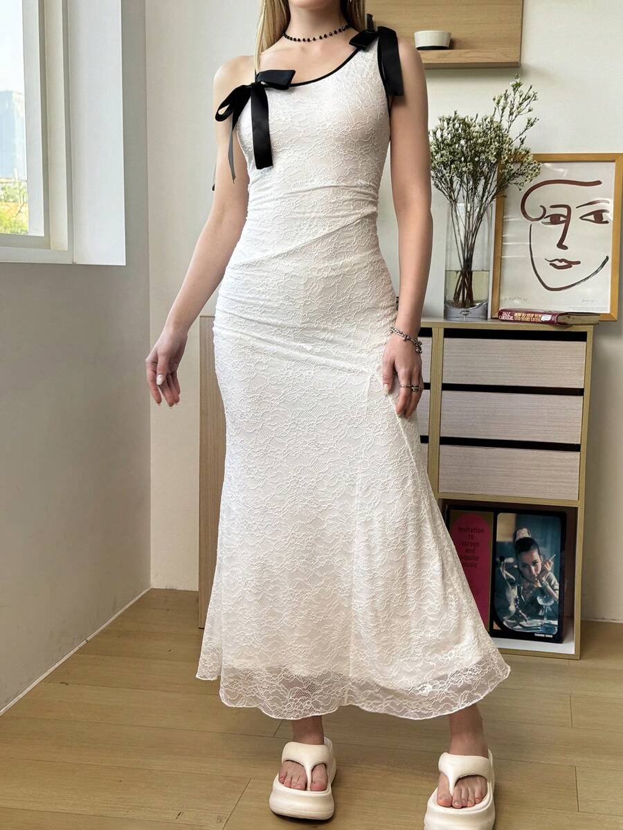 SHEIN Y2K 风格少女拼色蝴蝶装饰修身连衣裙