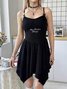 SHEIN Vestido casual entallado negro tipo camisola para adolescentes con decoración de lazo y bajo asimétrico