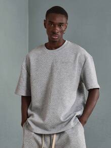 SUMWON Athleisure Co-Ord 套装纹理家居服超大 T 恤搭配短裤运动休闲夏季街头装舒适健身训练套装 - 灰色 - 查看 3