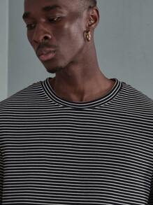 SUMWON Camiseta de rayas de corte slim esencial, de punto jersey clásico, para uso casual de verano, moda urbana, diseño moderno y minimalista para uso diario