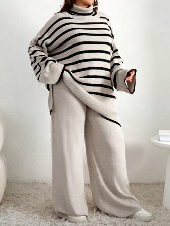 RueChic Frauen Große Größen Set aus gestreiftem Pullover mit hohem Kragen und Fledermausärmeln und einfarbiger Hose, für den Winter