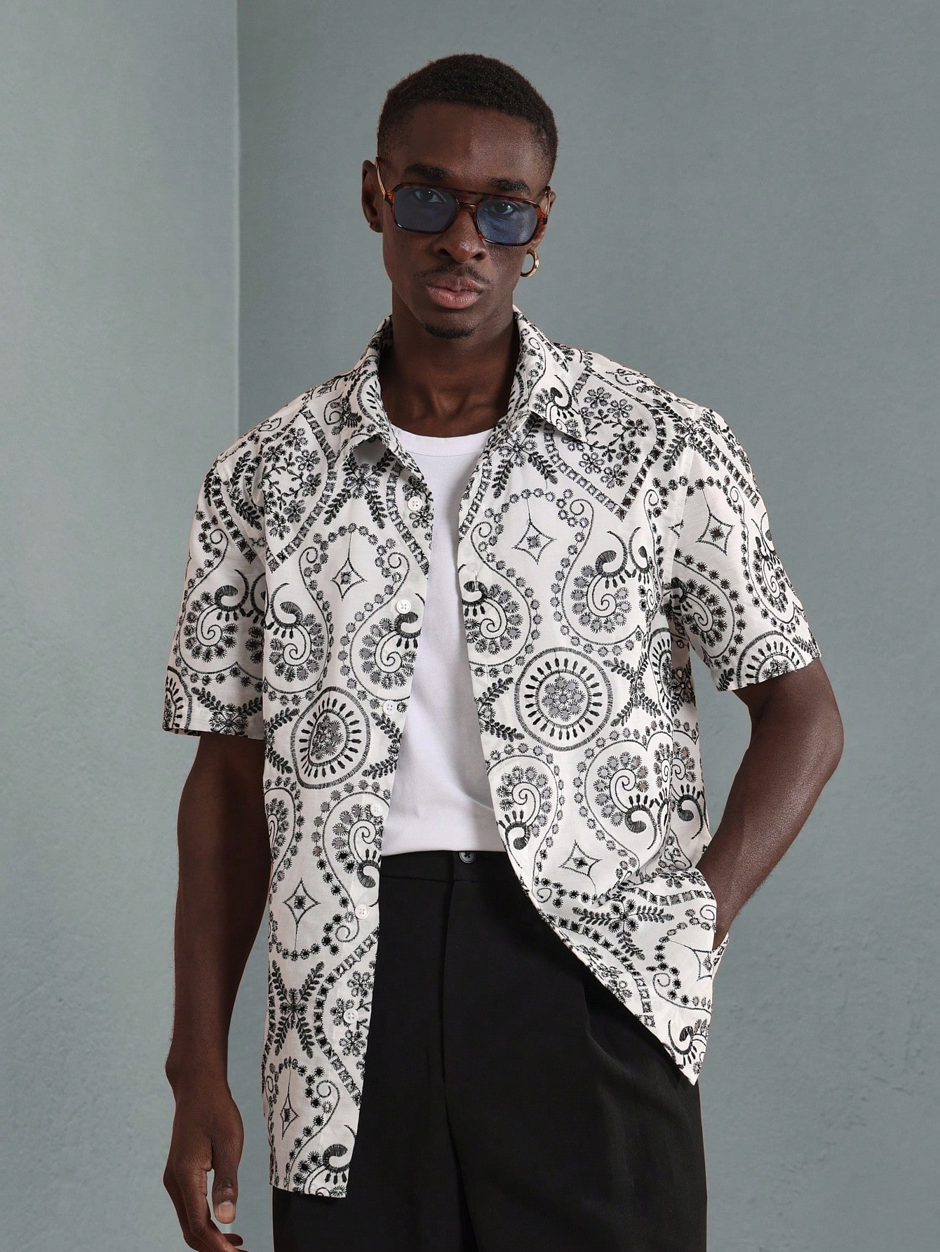 Camicie casual a maniche corte con stampa paisley e bottoni