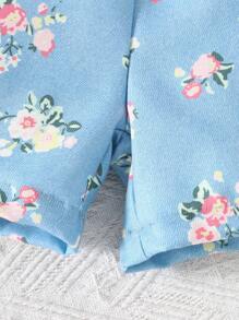 2 Stücke Kleine Mädchen Bluse mit Blumen- und Denim-Optik-Muster sowie Lässig Shorts Set, geeignet für Sommertage