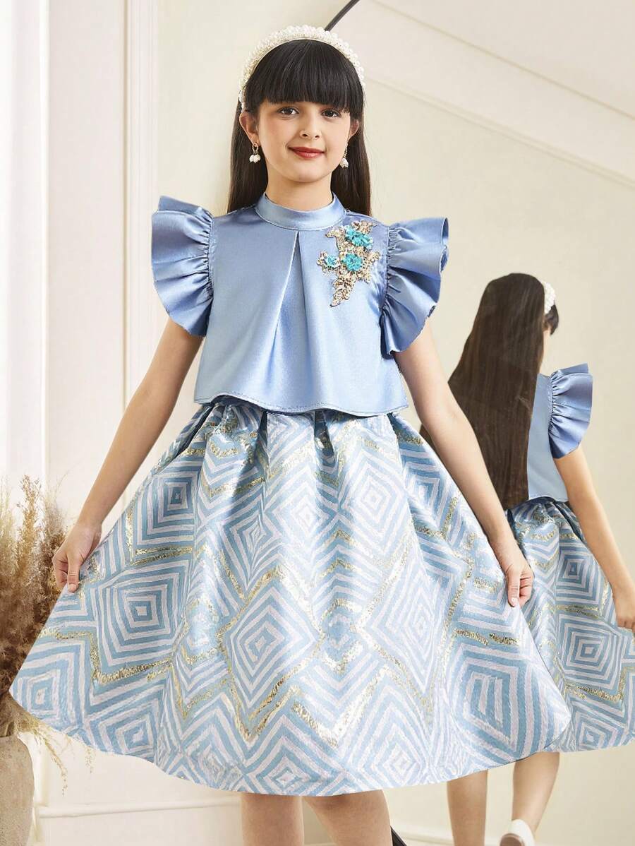 SHEIN Tween 女童优雅荷叶边袖立领 A 字形衬衫，带刺绣 3D 花朵和提花裙 2 件套