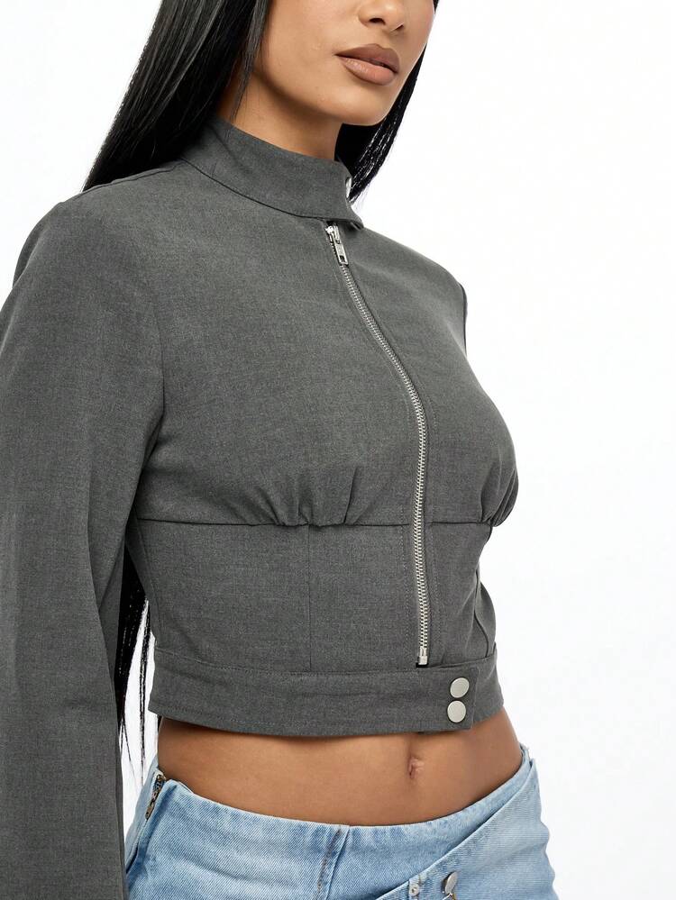 SUMWON Cropped Military-Inspired Stand Collar Jacket With Half-Zip Front Fall Winter Fashion Statement Piece Streetwear Outerwear Modern Urban Style