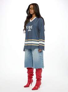 SUMWON WOMEN Camiseta de jersey de estilo callejero de corte relajado con cuello en V, diseño de rayas tipo varsity y manga larga, estilo deportivo de Nueva York para otoño e invierno