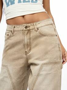 SUMWON WOMEN Carpenter Utility Jeansy z szerokimi nogawkami i panelami, kontrastowe przeszycia, projekt inspirowany odzieżą roboczą, spodnie w stylu streetwear, moda Y2K