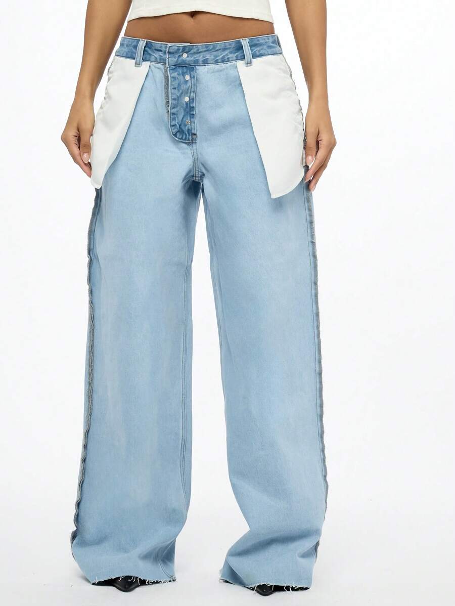SUMWON WOMEN 内外设计直筒牛仔裤，独特白色面板覆盖，做旧毛边下摆，Y2K 时尚宣言牛仔裤，街头潮流 - 藍色 - 查看 1