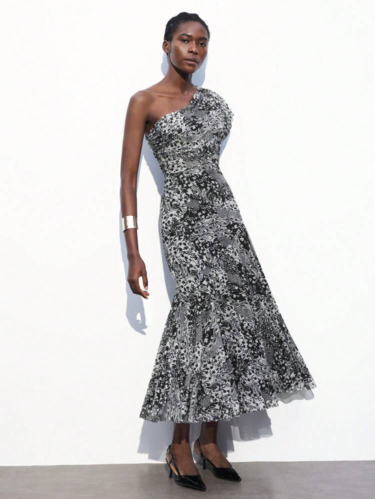 SHEIN Maija New Spring/Summer Elegant Ladies Long Dress With Waist Cinched, Black & White Artistic Print, Sexy & Casual, Suitable For Dates, Gatherings, Weddings, City/Resort Wear
