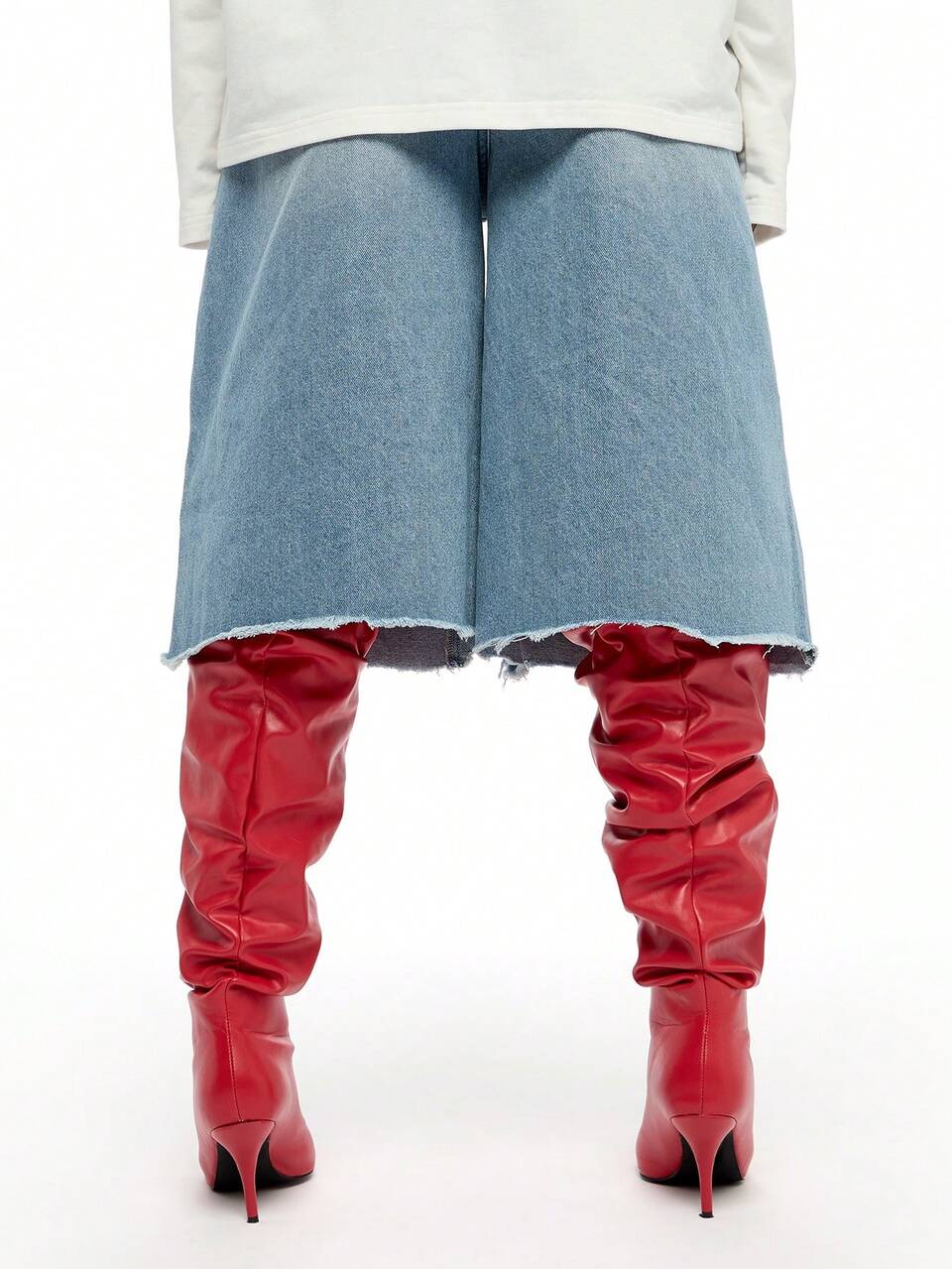 SUMWON WOMEN Star Applique High Rise Distressed Raw Hem Denim Shorts