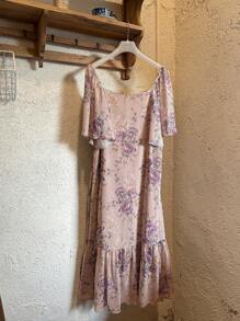 Dazy Petite Plus 加大码紫色花朵泡泡袖裹身裙，度假海滩风格春夏，荷叶边