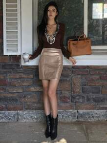 DAZY Falda corta de cuero PU de color liso de moda para mujer, otoño/invierno, falda lápiz escolar - Marrón Mocha - Ver 2