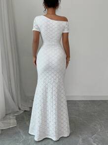 Elenzga 优雅纯色蕾丝不对称肩部美人鱼连衣裙，凸显身材 - 白色 - 查看 2