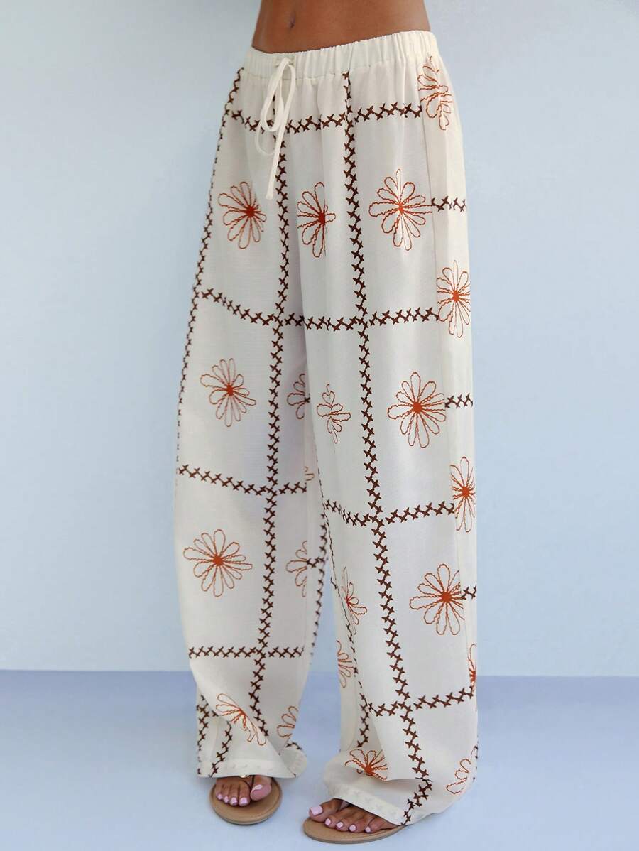 Forever 21 Women Festival Holiday Printed Half-Through Pants